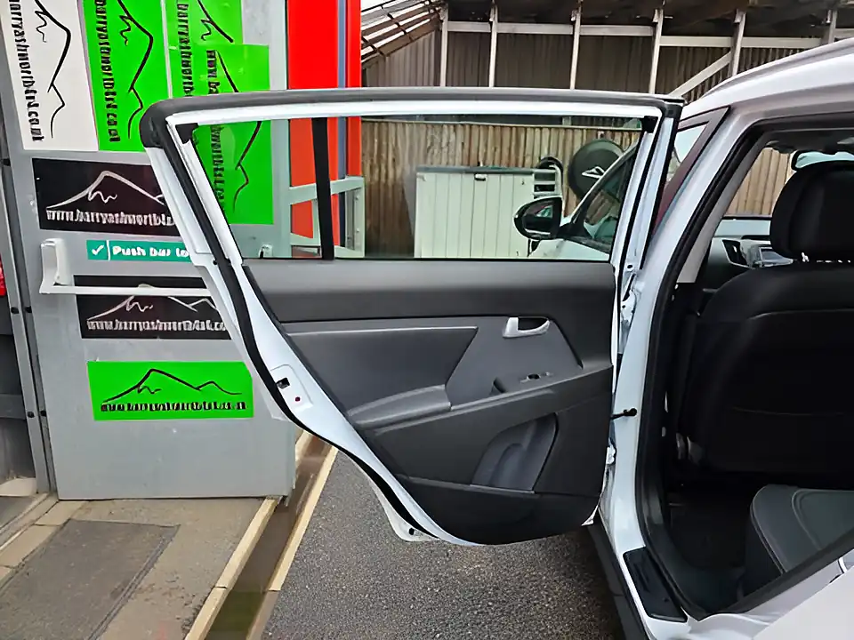 Used 2014 Kia Sportage KX-3 White - Interior and Exterior details 18
