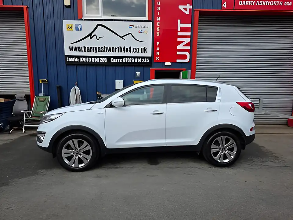 Used 2014 Kia Sportage KX-3 White - Interior and Exterior details 5