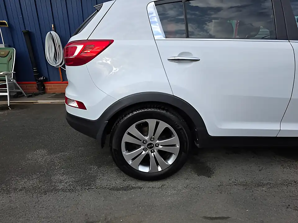 Used 2014 Kia Sportage KX-3 White - Interior and Exterior details 9