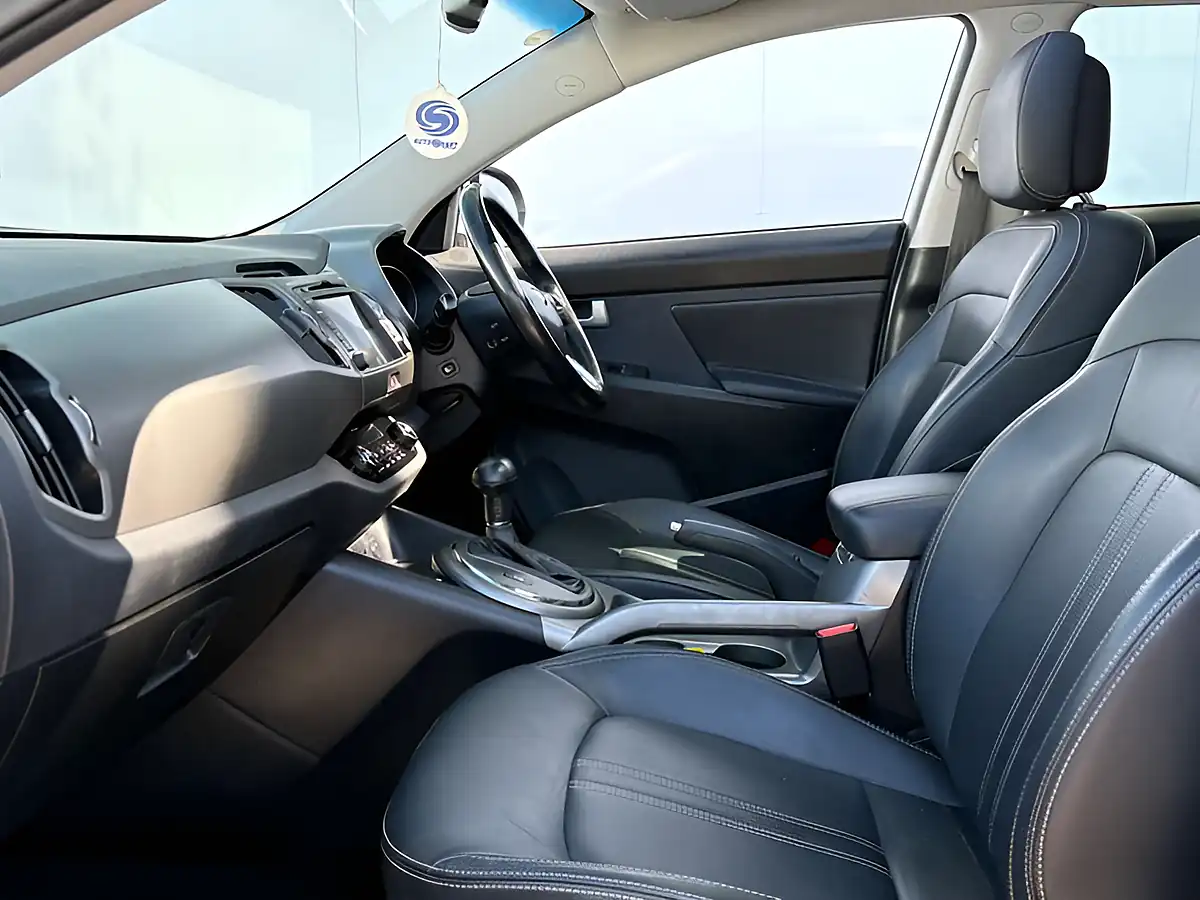 Used 2014 Kia Sportage KX-4 Arctic White - Interior and Exterior details 19