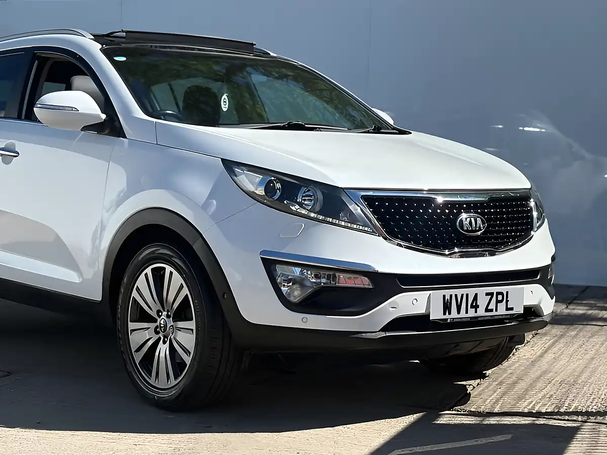 Used 2014 Kia Sportage KX-4 Arctic White - Interior and Exterior details 4