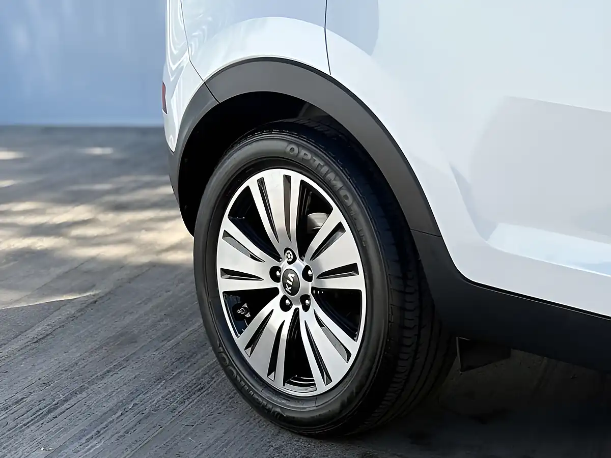 Used 2014 Kia Sportage KX-4 Arctic White - Interior and Exterior details 7