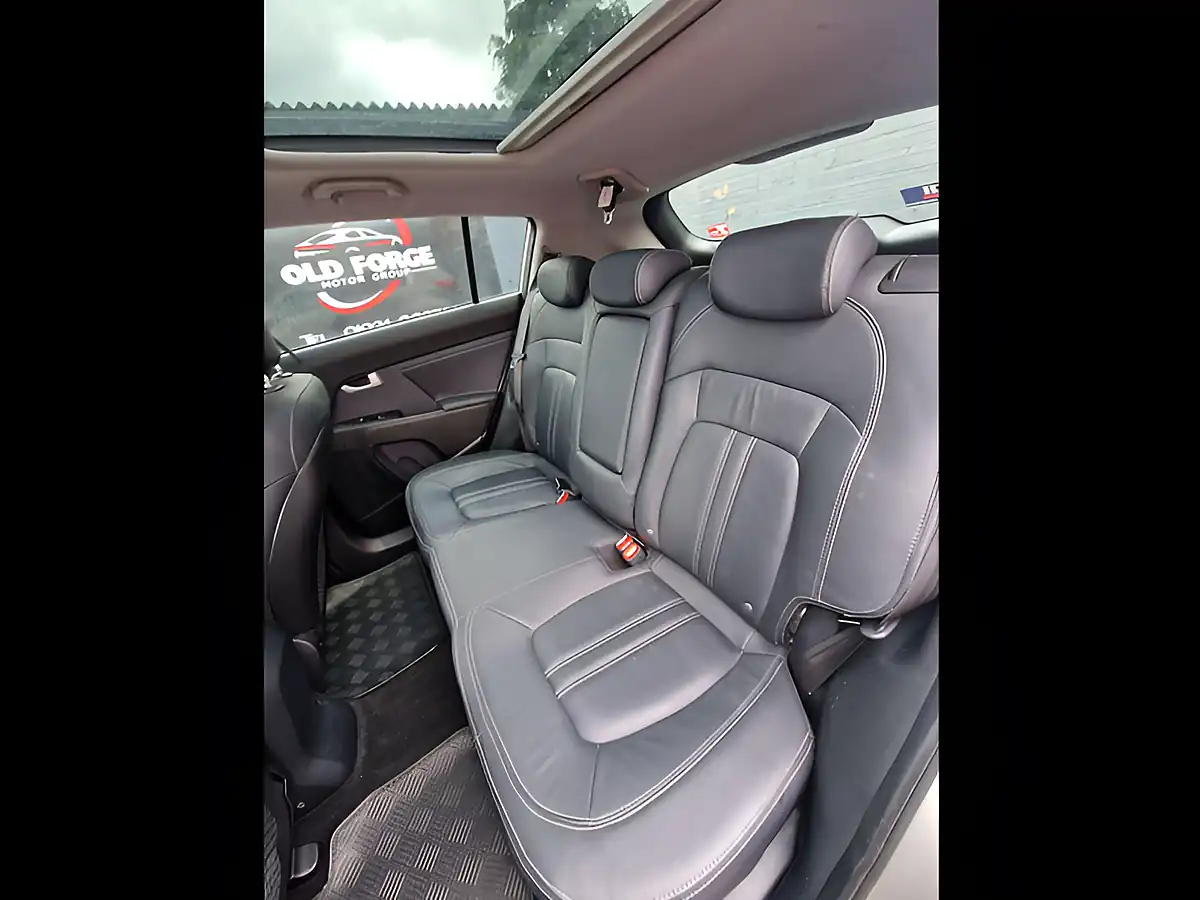 Used 2014 Kia Sportage KX-4 Silver - Interior and Exterior details 17