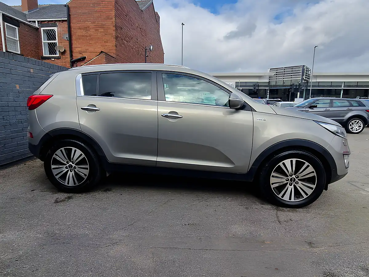 Used 2014 Kia Sportage KX-4 Silver - Interior and Exterior details 7