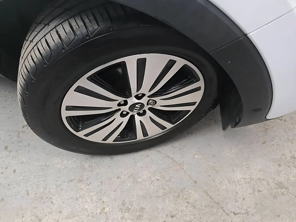 Used 2014 Kia Sportage KX-4 White - Interior and Exterior details 16