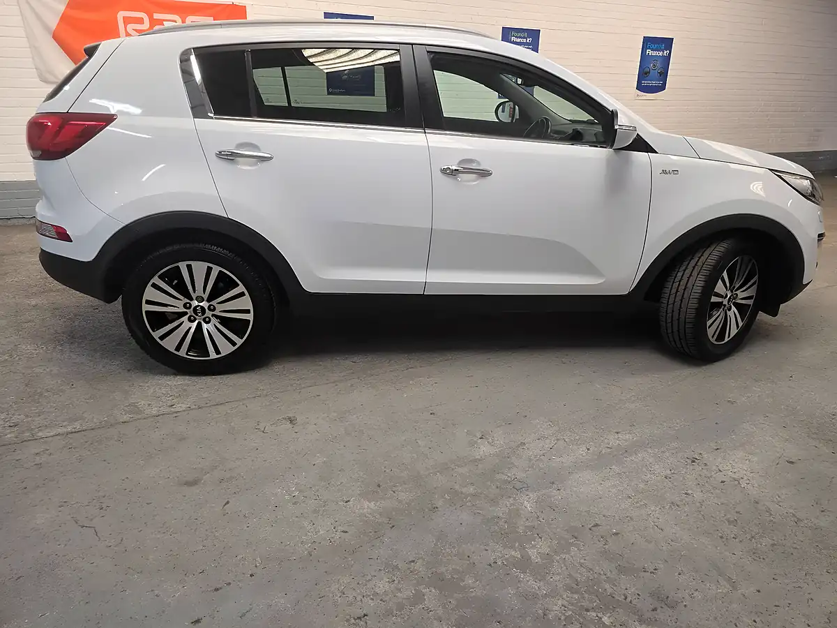 Used 2014 Kia Sportage KX-4 White - Interior and Exterior details 8