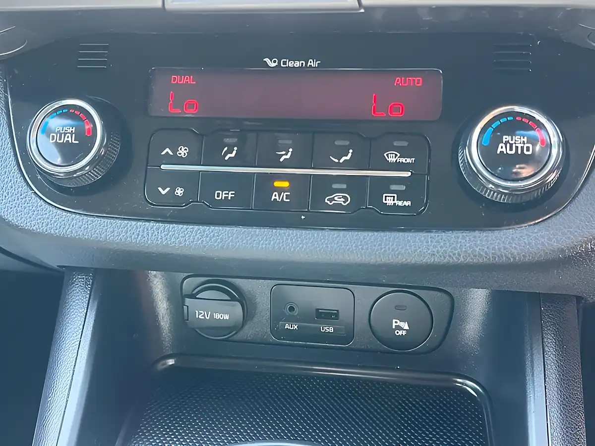Used 2014 Kia Sportage Sportage 3 Isg Silver - Interior and Exterior details 10