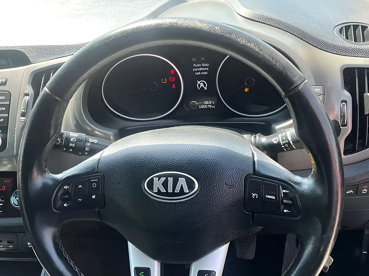 Used 2014 Kia Sportage Sportage 3 Isg Silver - Interior and Exterior details 11