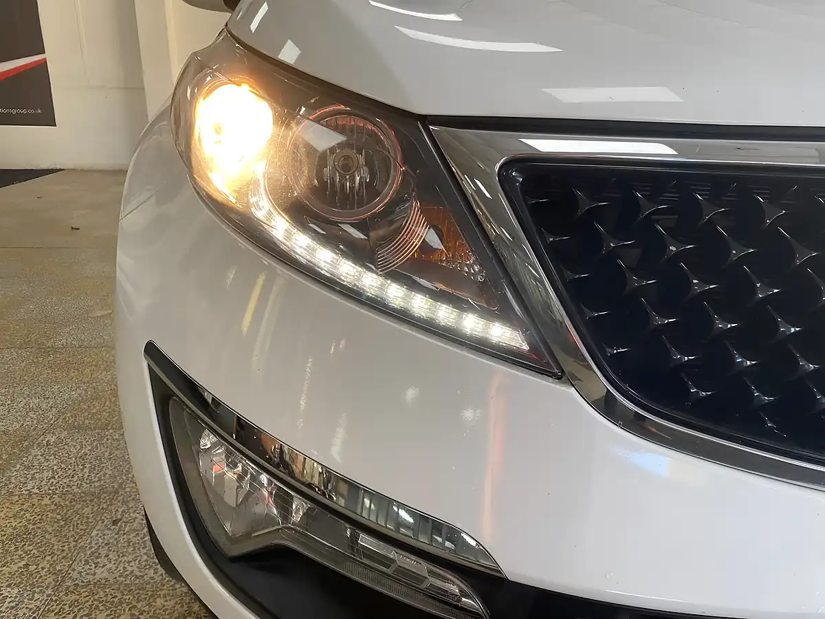 Used 2014 Kia Sportage White Edition White - Interior and Exterior details 18