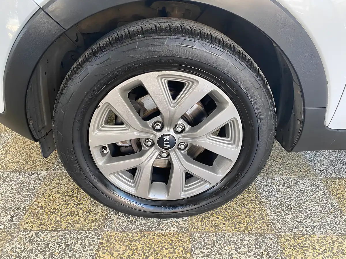 Used 2014 Kia Sportage White Edition White - Interior and Exterior details 6