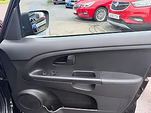 Used 2014 Kia Venga 1 Black - Interior and Exterior details 11