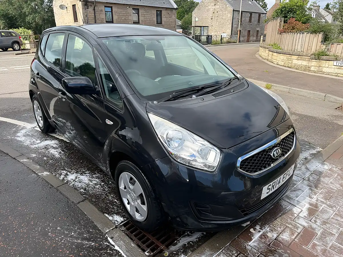 Used 2014 Kia Venga 1 Black - Interior and Exterior details 4