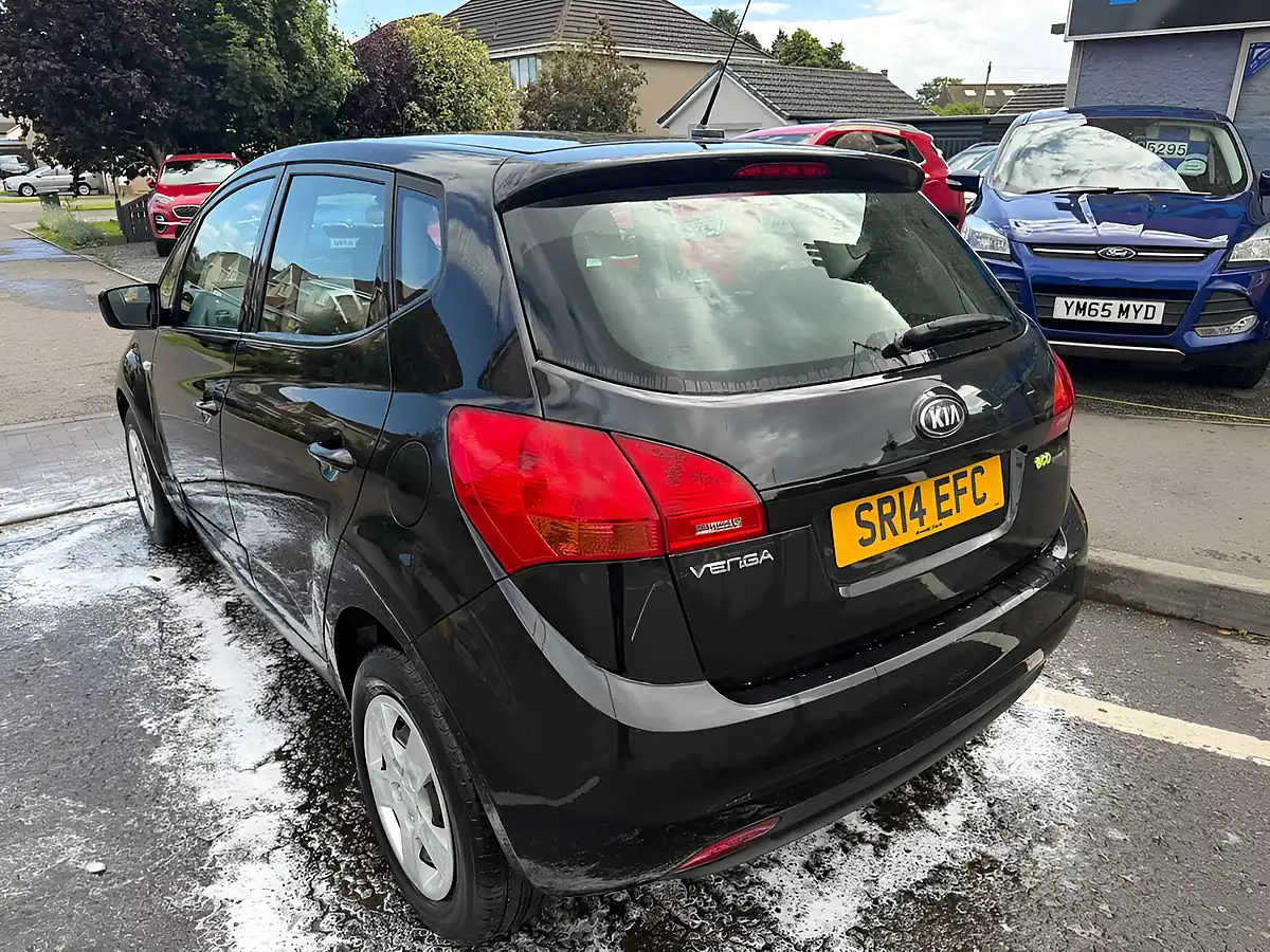 Used 2014 Kia Venga 1 Black - Interior and Exterior details 5