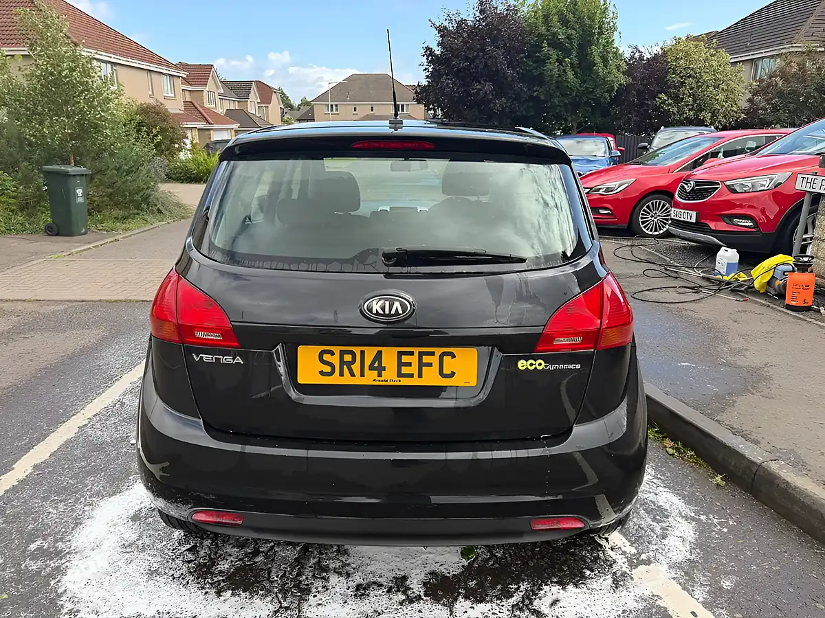 Used 2014 Kia Venga 1 Black - Interior and Exterior details 7