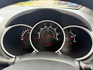 Used 2014 Kia Venga 1 Black - Interior and Exterior details 9