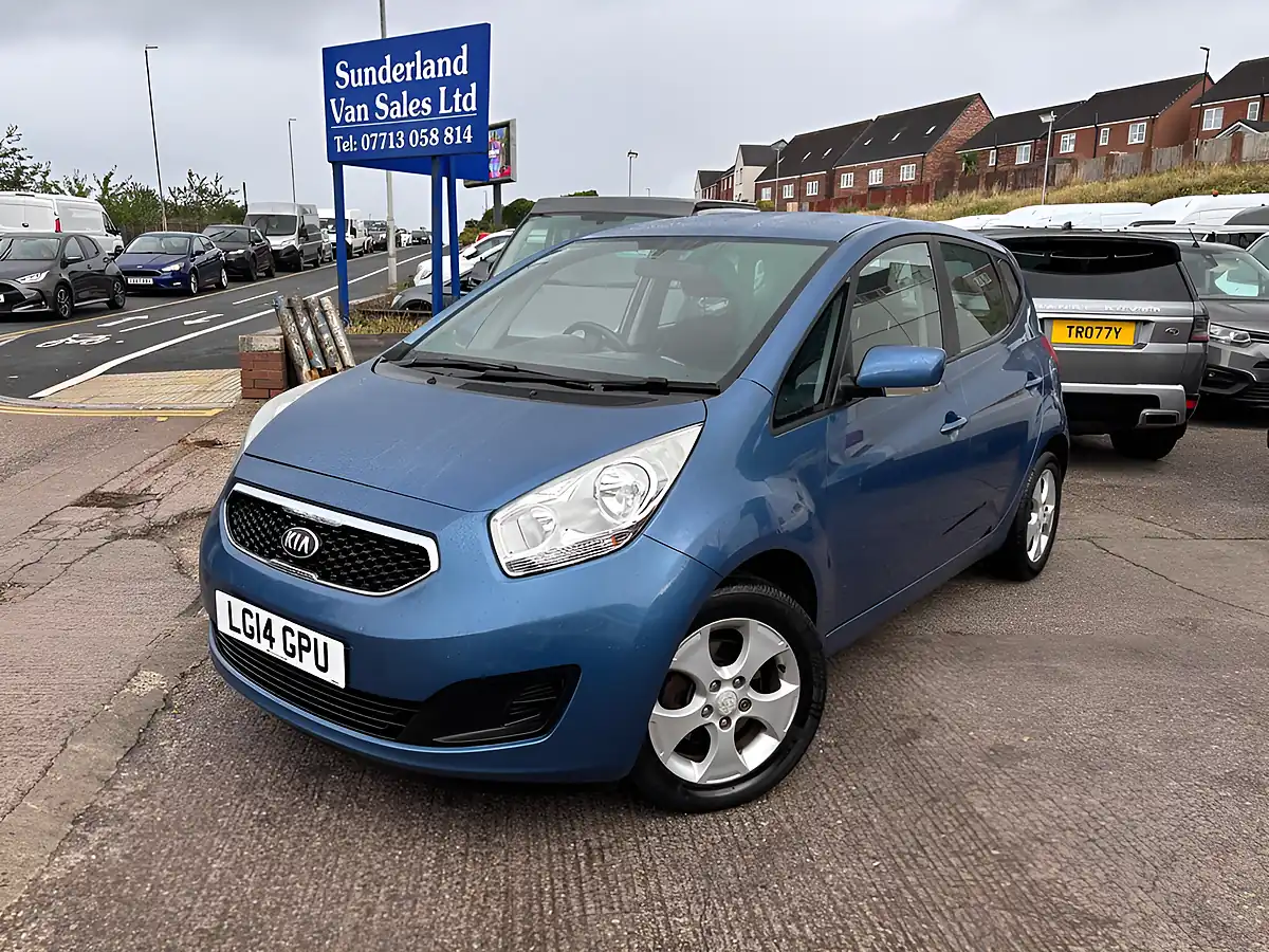 Used 2014 Kia Venga 2 Blue - Front View