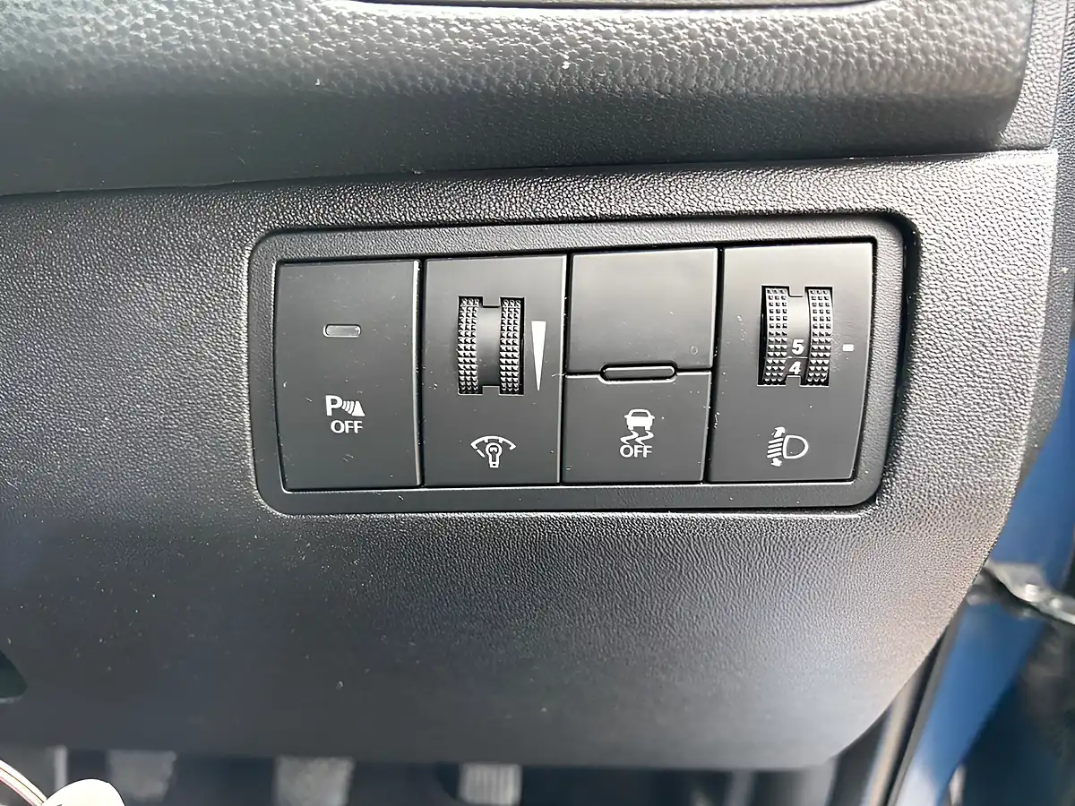 Used 2014 Kia Venga 2 Blue - Interior and Exterior details 15