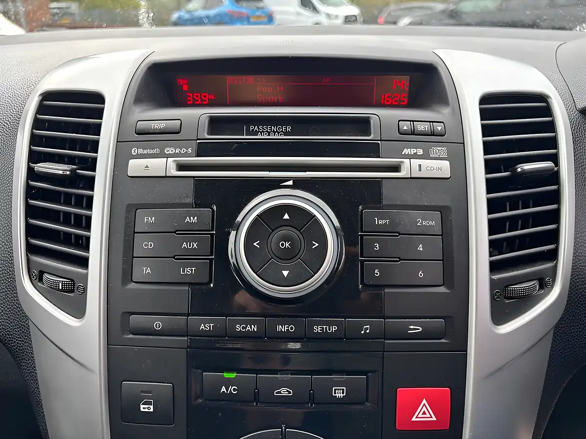 Used 2014 Kia Venga 2 Blue - Interior and Exterior details 20