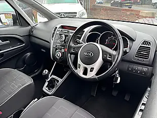Used 2014 Kia Venga 2 Blue - Interior and Exterior details 6