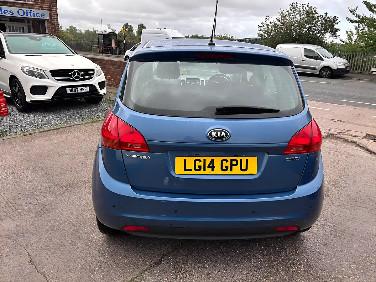 Used 2014 Kia Venga 2 Blue - Interior and Exterior details 8