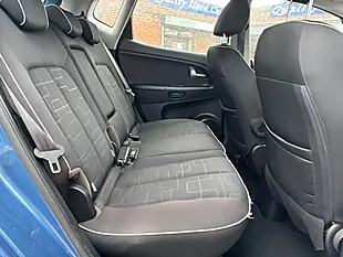 Used 2014 Kia Venga 2 Blue - Interior and Exterior details 9