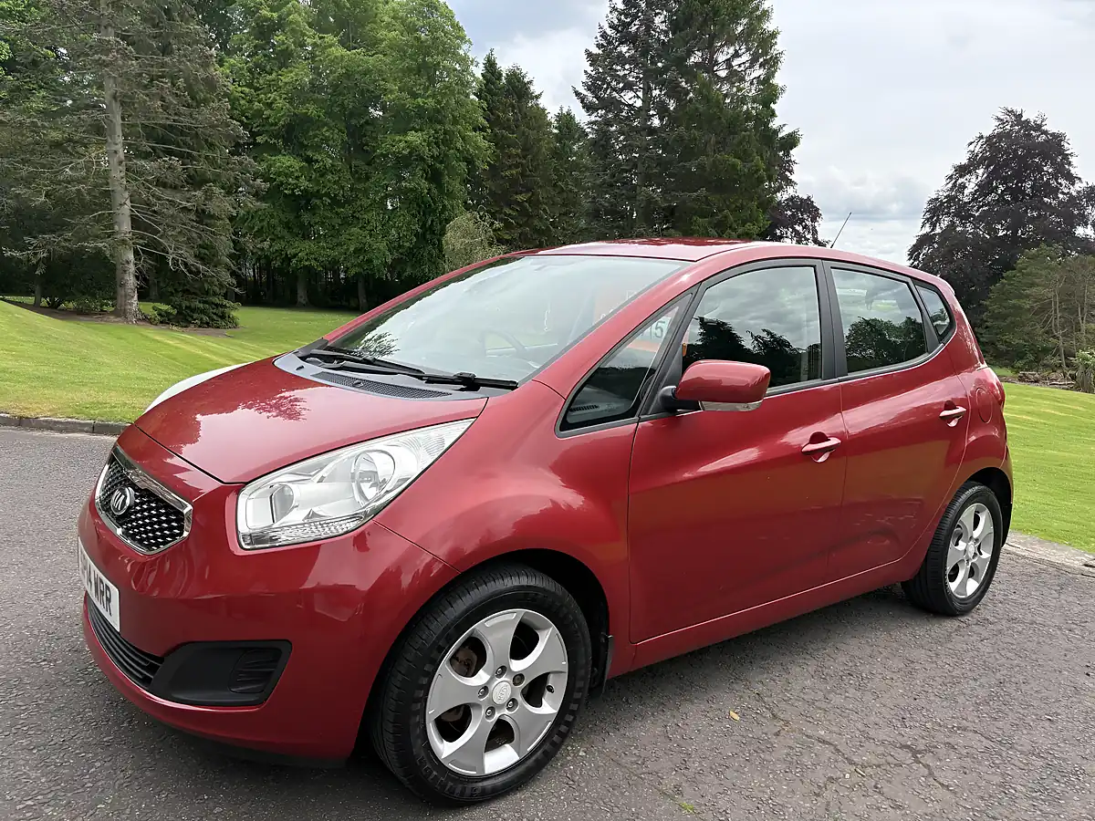 Used 2014 Kia Venga 2 Metallic Maroon - Interior and Exterior details 13
