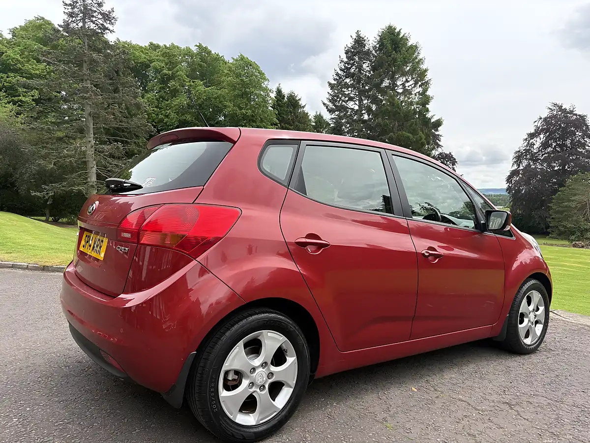 Used 2014 Kia Venga 2 Metallic Maroon - Interior and Exterior details 15