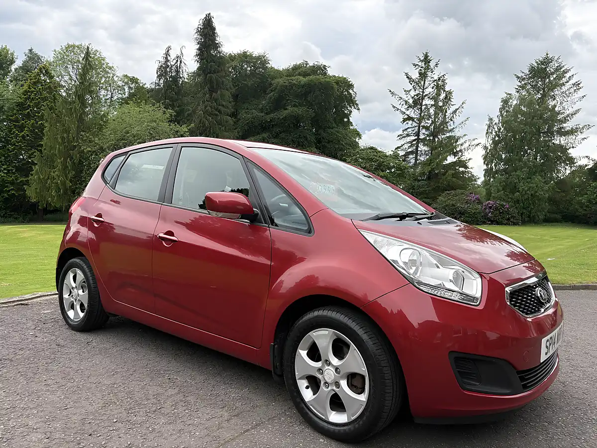 Used 2014 Kia Venga 2 Metallic Maroon - Interior and Exterior details 3