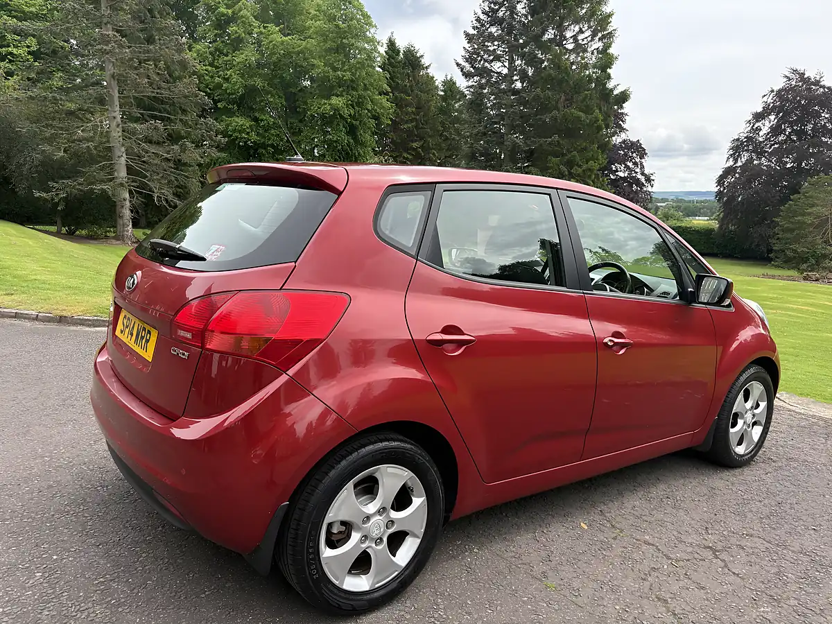Used 2014 Kia Venga 2 Metallic Maroon - Interior and Exterior details 4