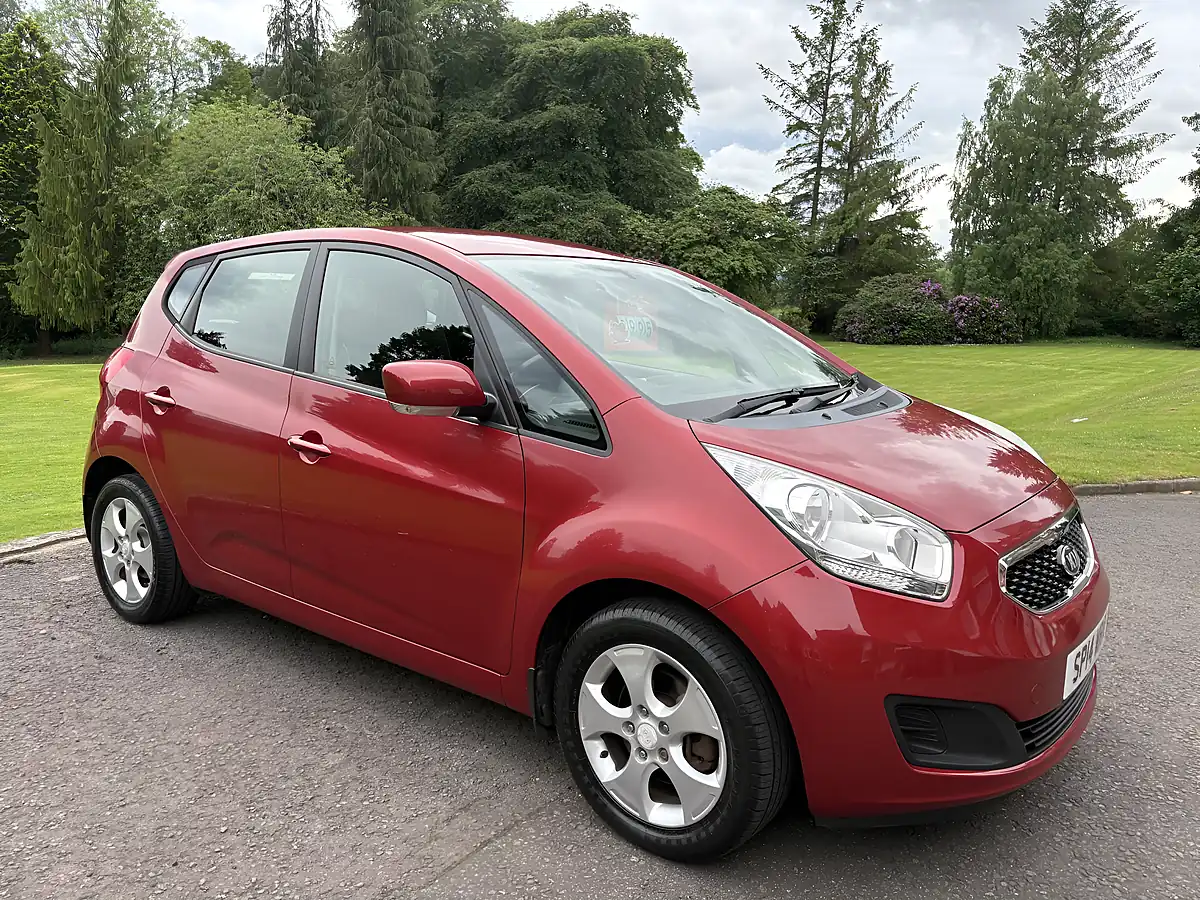 Used 2014 Kia Venga 2 Metallic Maroon - Interior and Exterior details 6