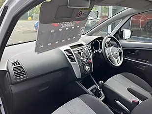 Used 2014 Kia Venga Ecodynamics 1 White - Interior and Exterior details 11