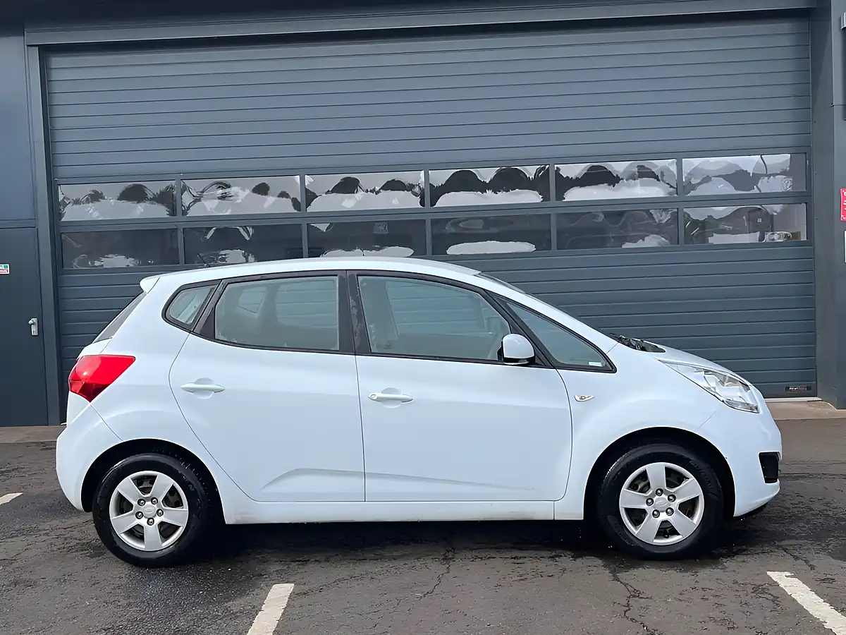 Used 2014 Kia Venga Ecodynamics 1 White - Interior and Exterior details 3