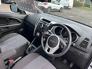 Used 2014 Kia Venga Ecodynamics 1 White - Interior and Exterior details 7