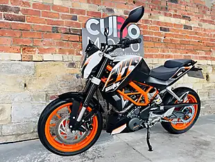 Used 2014 Ktm 390 Duke Abs White - Interior and Exterior details 12