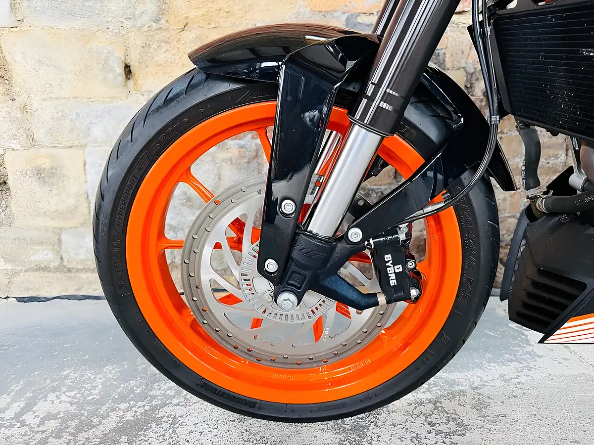 Used 2014 Ktm 390 Duke Abs White - Interior and Exterior details 14