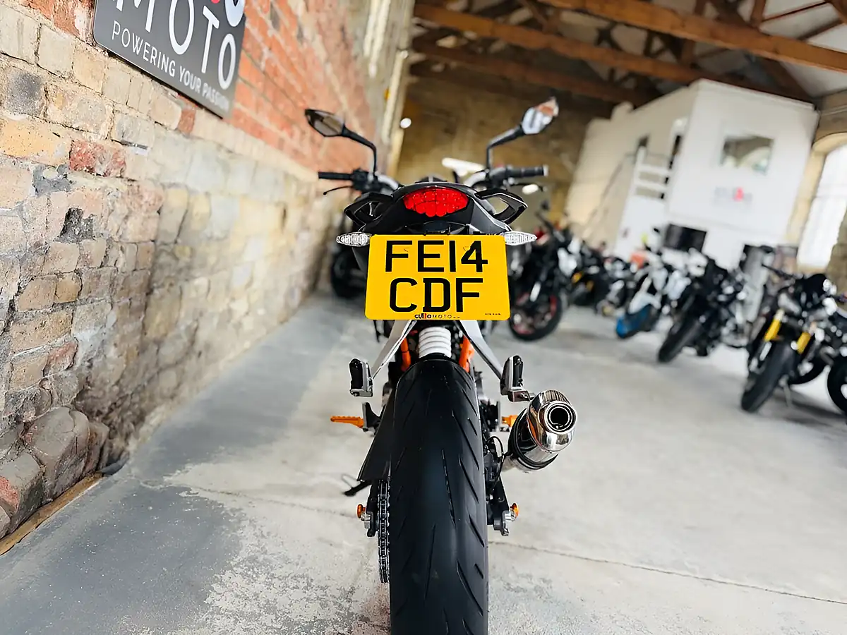 Used 2014 Ktm 390 Duke Abs White - Interior and Exterior details 18