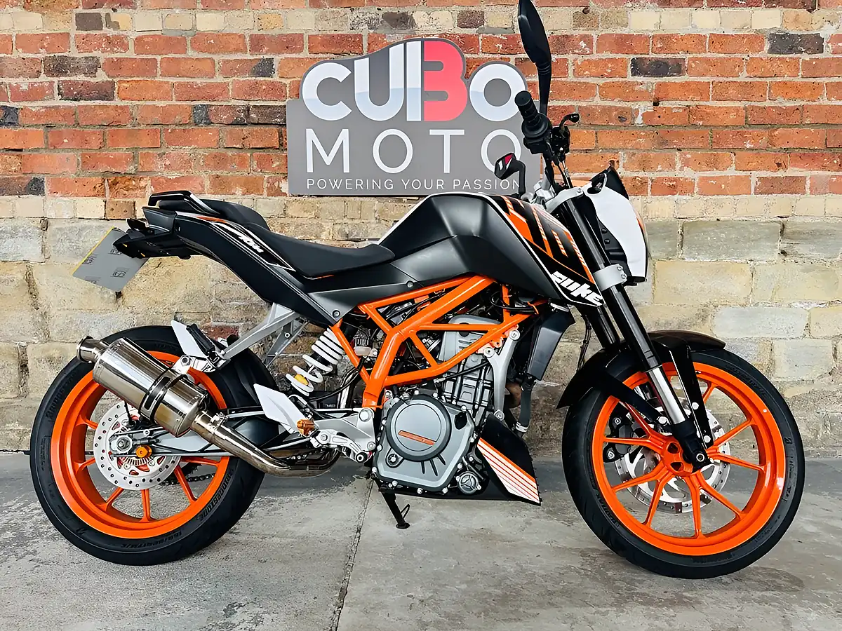 Used 2014 Ktm 390 Duke Abs White - Interior and Exterior details 2