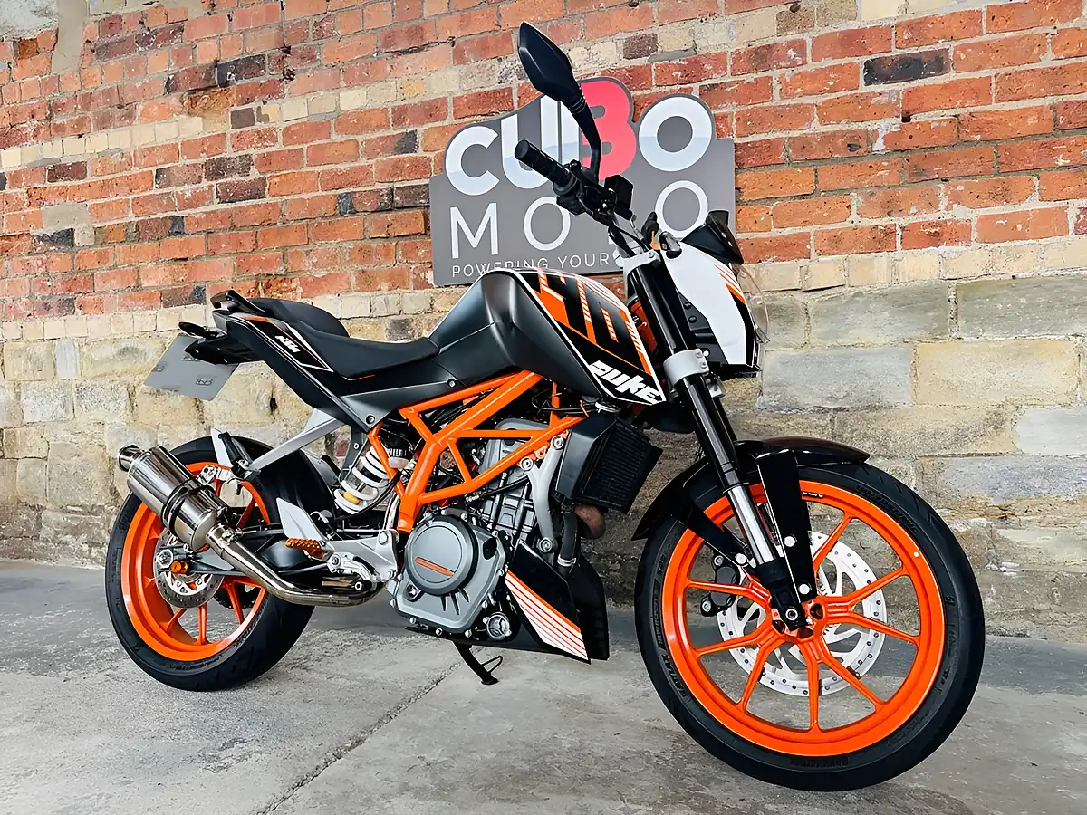 Used 2014 Ktm 390 Duke Abs White - Interior and Exterior details 3