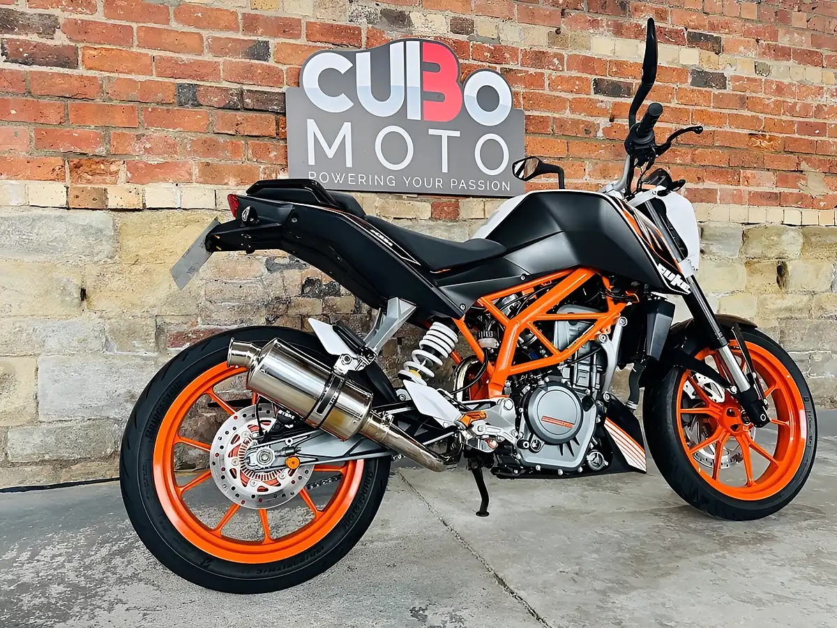 Used 2014 Ktm 390 Duke Abs White - Interior and Exterior details 4