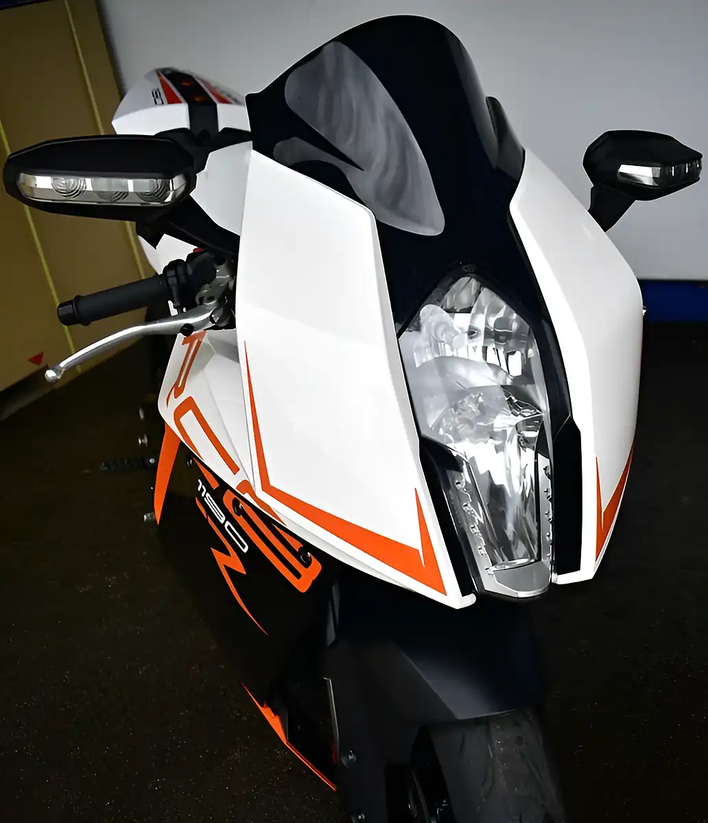 Used 2014 Ktm Rc 8 Final Edition Super Sports White - Interior and Exterior details 11