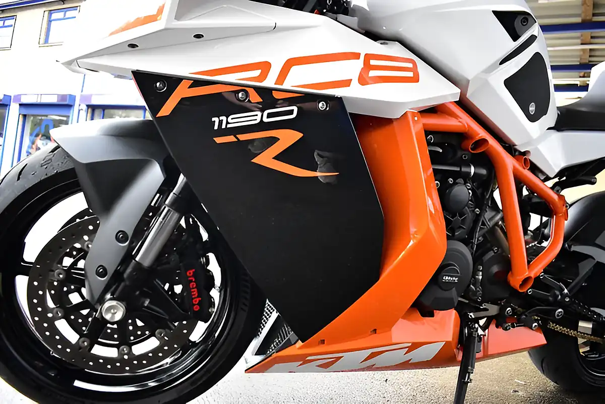Used 2014 Ktm Rc 8 Final Edition Super Sports White - Interior and Exterior details 12