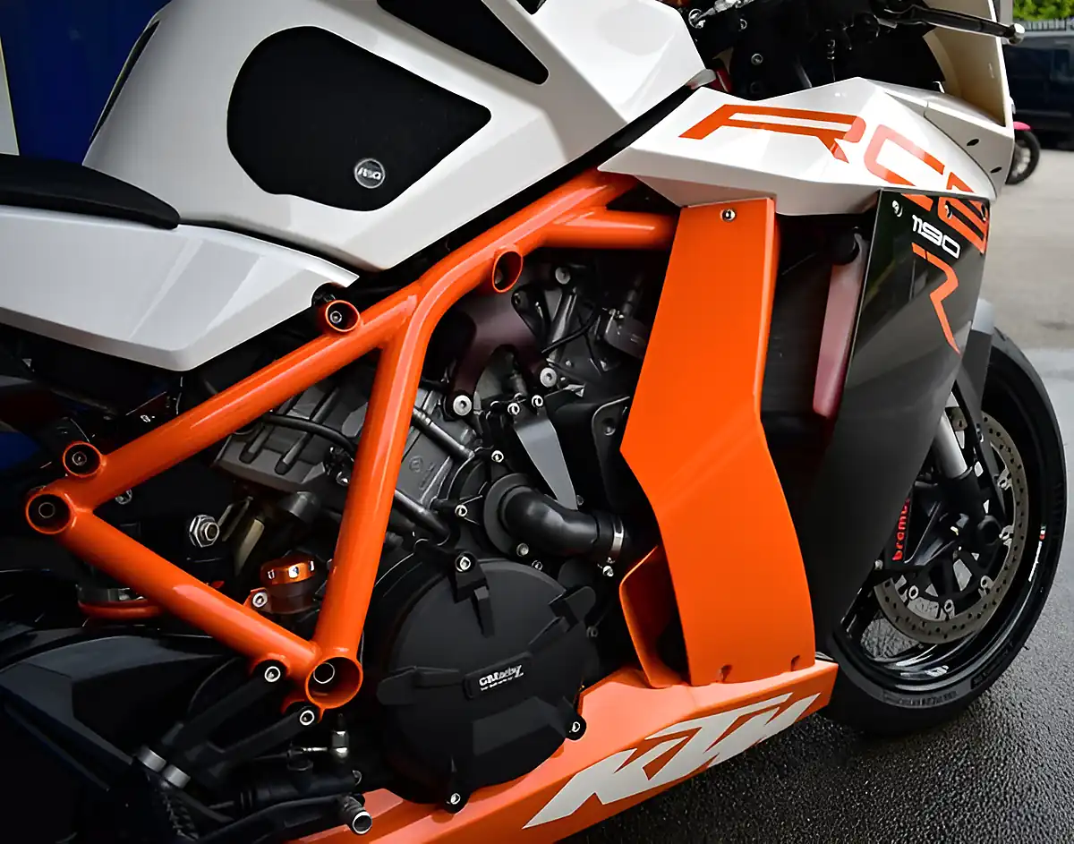 Used 2014 Ktm Rc 8 Final Edition Super Sports White - Interior and Exterior details 16
