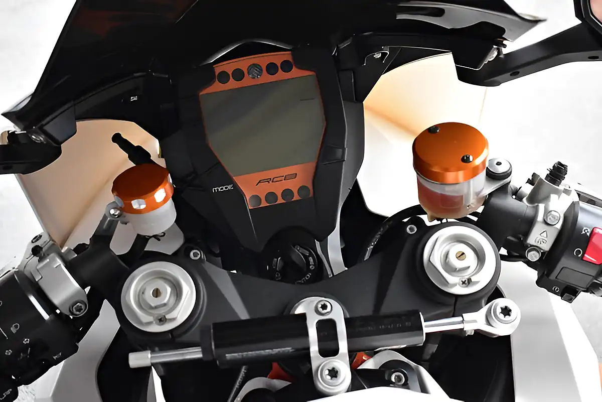 Used 2014 Ktm Rc 8 Final Edition Super Sports White - Interior and Exterior details 17