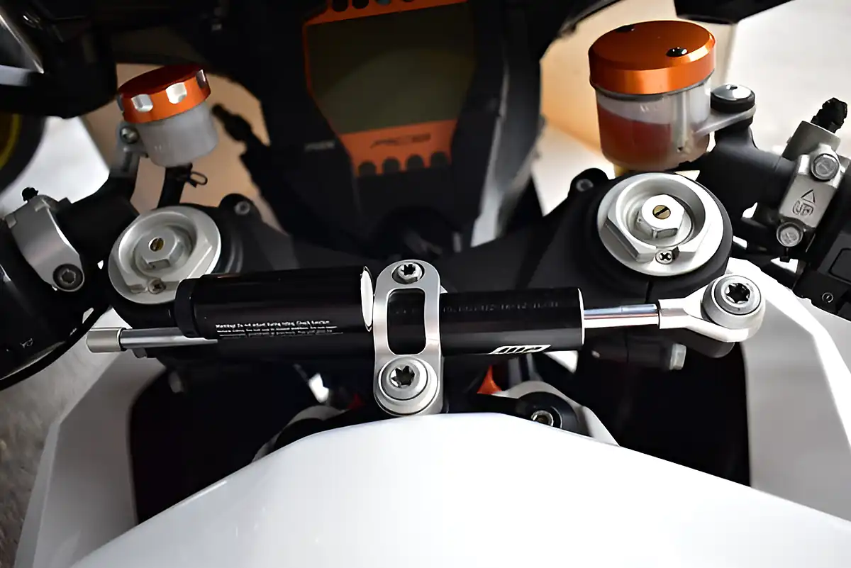 Used 2014 Ktm Rc 8 Final Edition Super Sports White - Interior and Exterior details 18
