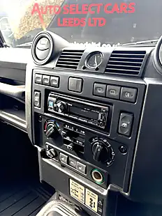 Used 2014 Land Rover Defender 110 Xs Utility Aintree Green - Interior and Exterior details 11