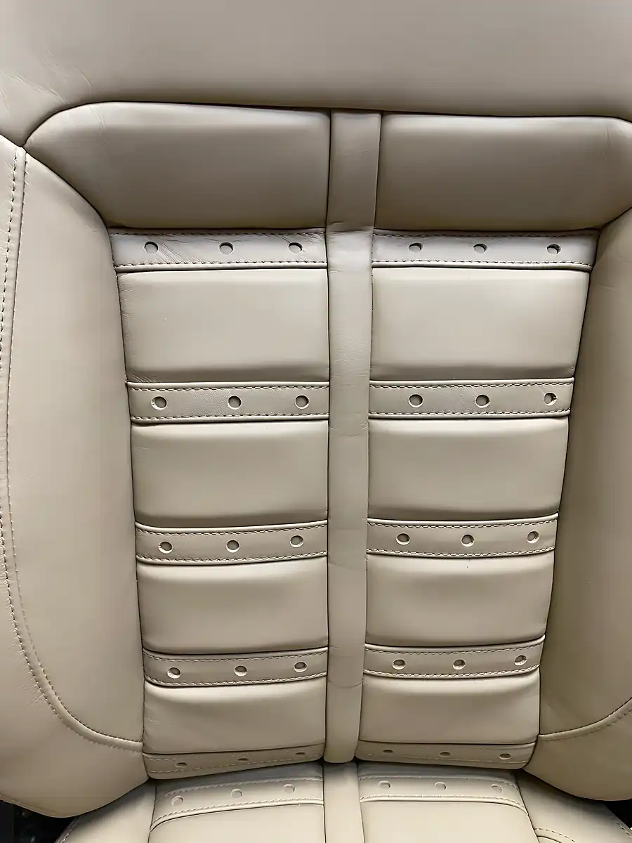 Used 2014 Land Rover Defender 90 Xs Hard Top Pastel Green - Interior and Exterior details 15