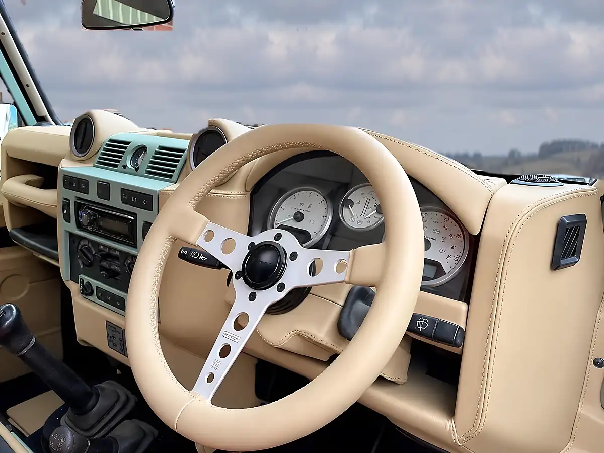 Used 2014 Land Rover Defender 90 Xs Hard Top Pastel Green - Interior and Exterior details 20