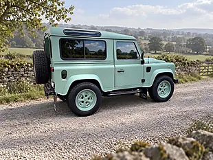 Used 2014 Land Rover Defender 90 Xs Hard Top Pastel Green - Interior and Exterior details 9