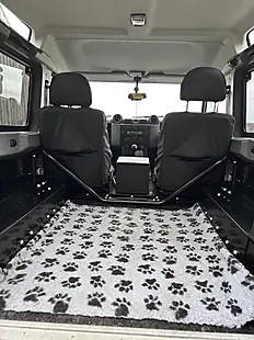 Used 2014 Land Rover Defender 90 Xs Santorini Black - Interior and Exterior details 11