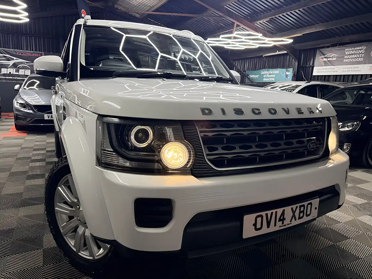 Used 2014 Land Rover Discovery 4 Gs White - Front View